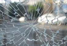 Halálos baleset a Soroksári úton: frontálisan ütközött két autó