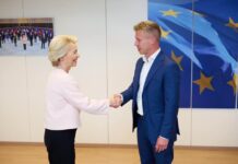 Magyar Péter az uniós források feloldásáról egyeztetett telefonon az Európai Bizottság elnökével