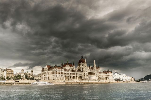 parlament jog